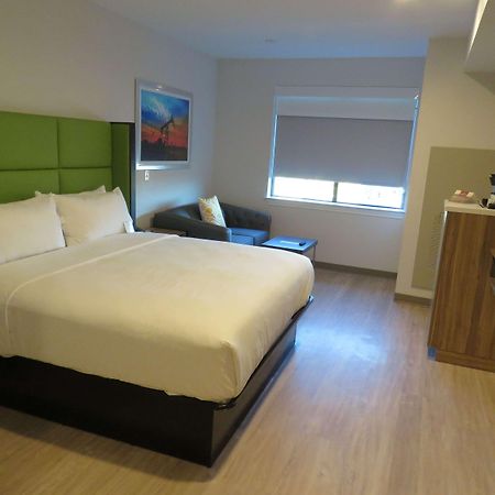 Hotel Wyndham Garden College Station Esterno foto