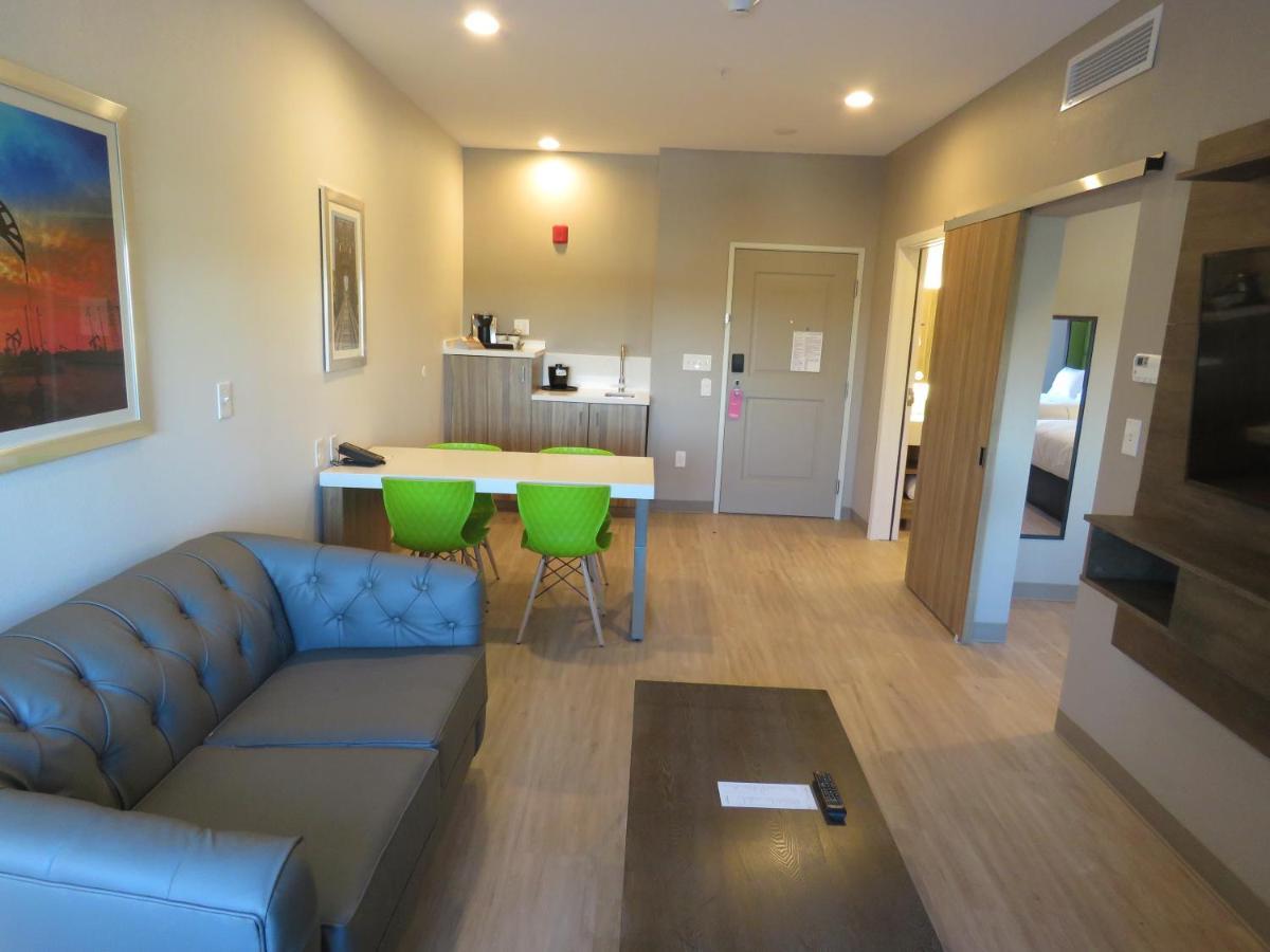 Hotel Wyndham Garden College Station Esterno foto
