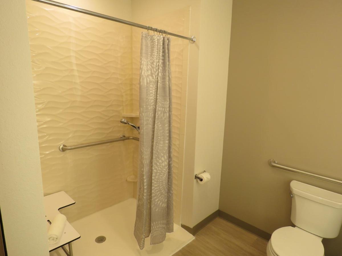 Hotel Wyndham Garden College Station Esterno foto