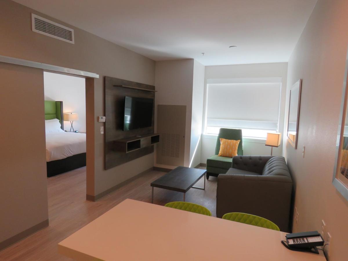 Hotel Wyndham Garden College Station Esterno foto