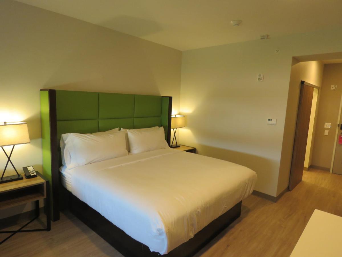 Hotel Wyndham Garden College Station Esterno foto