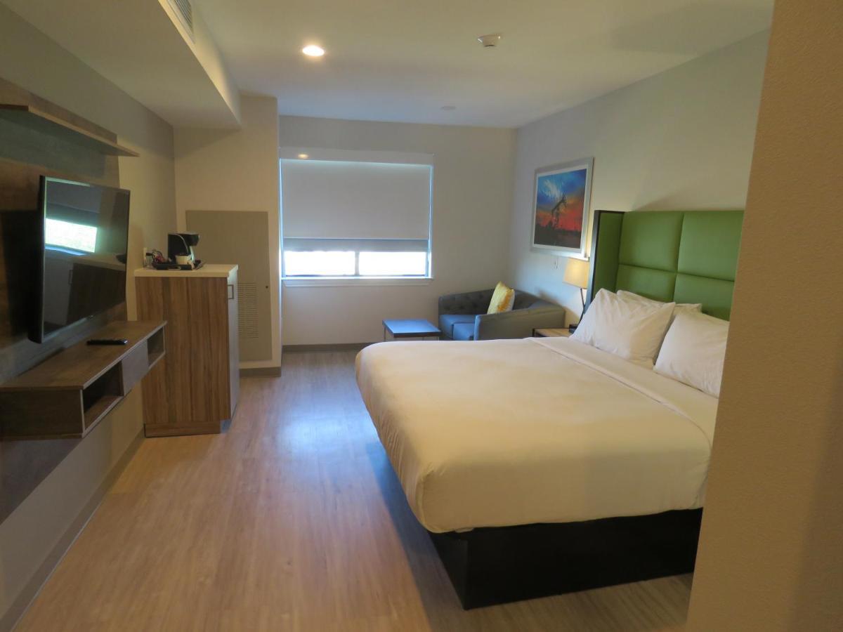 Hotel Wyndham Garden College Station Esterno foto