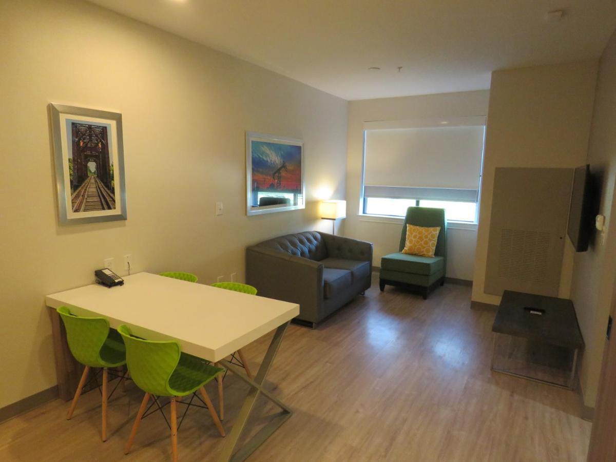 Hotel Wyndham Garden College Station Esterno foto