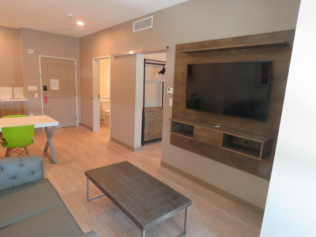 Hotel Wyndham Garden College Station Esterno foto