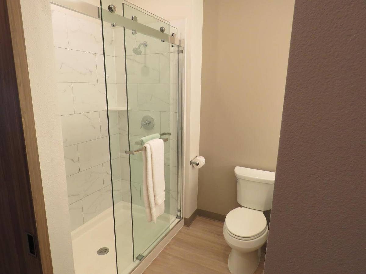 Hotel Wyndham Garden College Station Esterno foto